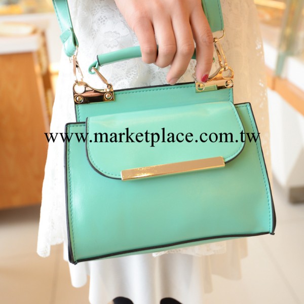 廠傢直銷新款歐美時尚亮皮斜挎包斜跨包定型手提雙面兩用小包工廠,批發,進口,代購