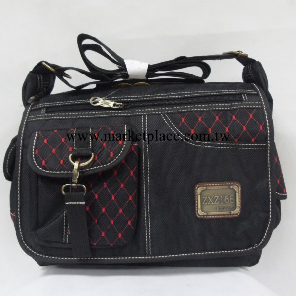 供應多功能帆佈兩用男包  功能包 手提斜挎包 廠傢直銷工廠,批發,進口,代購