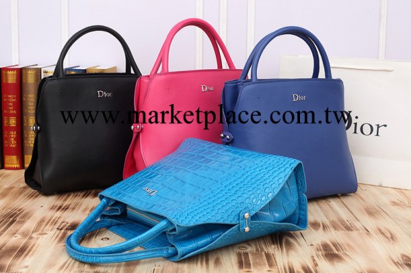 小辣椒同款小蠻腰頭層牛皮女士包包手提斜兩用7天無理由退換貨工廠,批發,進口,代購