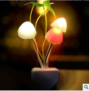 【月銷萬件】夢幻阿凡達蘑菇燈 阿凡達光控小夜燈 環保一年一度電工廠,批發,進口,代購