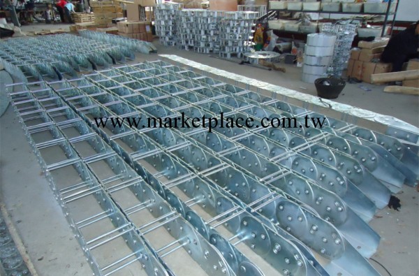 廠傢直銷鋼廠設備專用鋼制鋼鋁拖鏈坦克鏈125規格工廠,批發,進口,代購