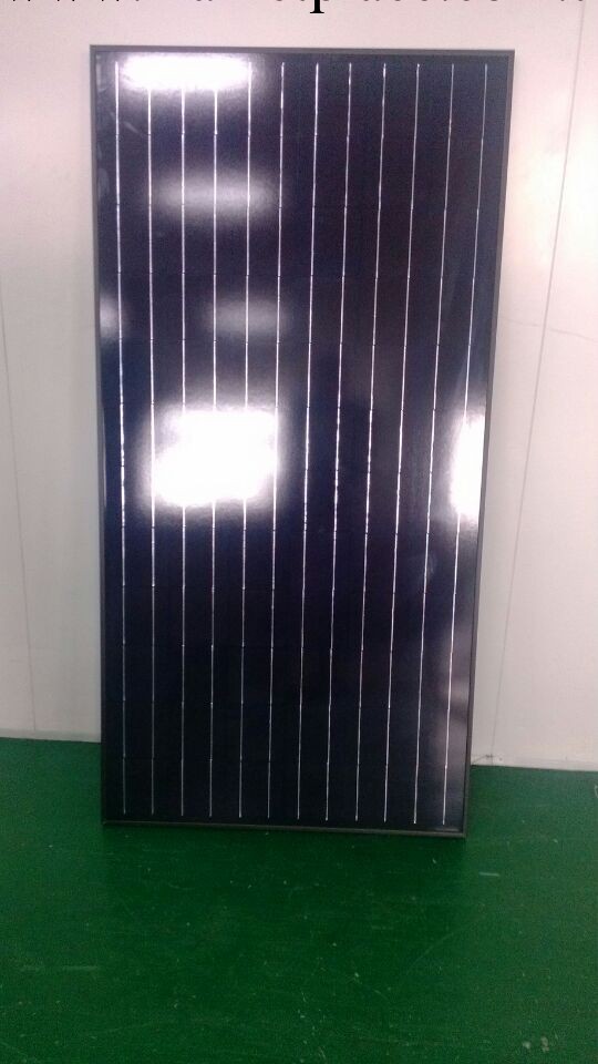 供應高效單晶矽太陽能電池板　250Ｗ　30Ｖ　黑色材料批發・進口・工廠・代買・代購