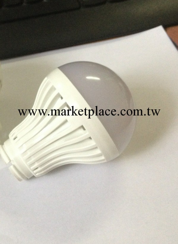 特價優惠 LED條紋9W球泡外殼，節能球泡外殼，LED新款外殼工廠,批發,進口,代購