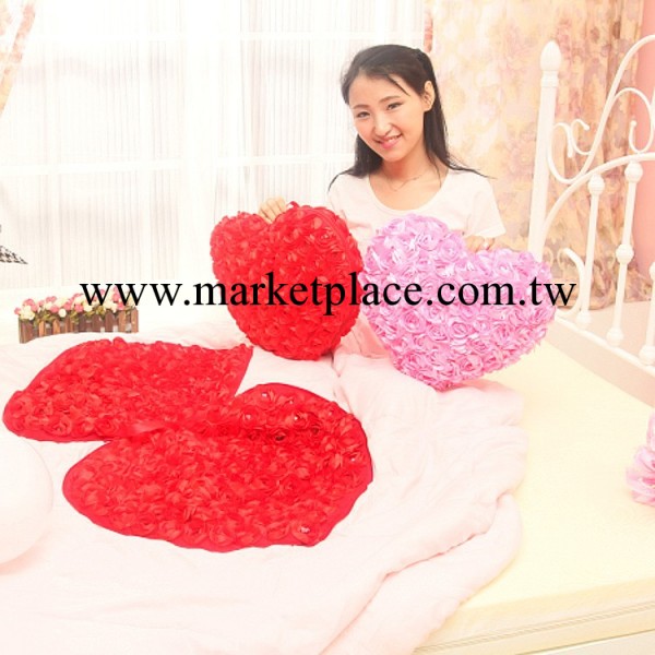 廠傢直銷99朵玫瑰花抱枕創意愛心情侶空調被兩用結婚慶 情人節工廠,批發,進口,代購