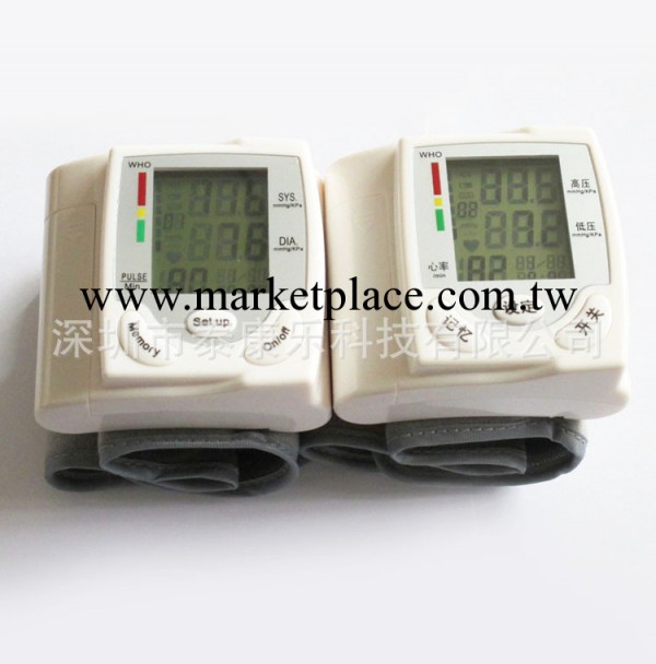 批發電子血壓計 傢用手腕式血壓機 英文版外貿熱銷智能測血壓機器批發・進口・工廠・代買・代購