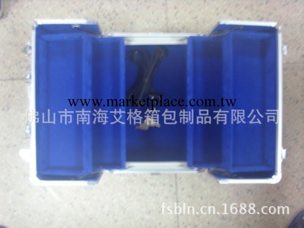 供應精美化妝箱   精美鋁箱    美容美發工具箱  廠傢直銷工廠,批發,進口,代購