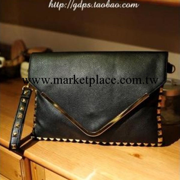 廠傢直銷2014新款金屬邊柳釘信封包pu手拿包單肩歐美時尚潮女包包工廠,批發,進口,代購