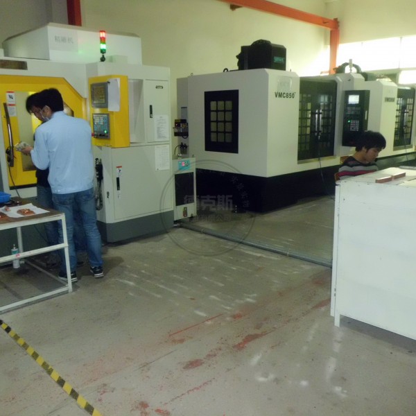 深圳模具廠  自有模房  設計生產塑膠模具產品   註塑開模加工工廠,批發,進口,代購