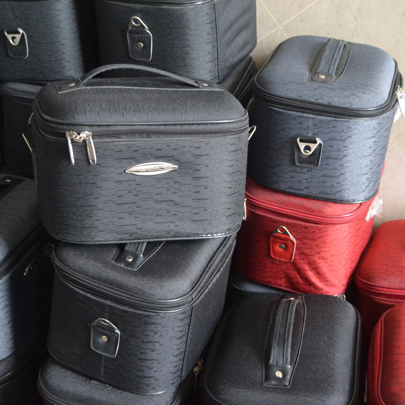 外貿庫存化妝箱旅行袋手提袋處理清空庫存速來清倉出售工廠,批發,進口,代購