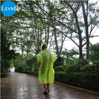 廠傢直供戶外旅行旅遊一次性雨衣 便攜式PE雨披 綠色透明連身雨披批發・進口・工廠・代買・代購