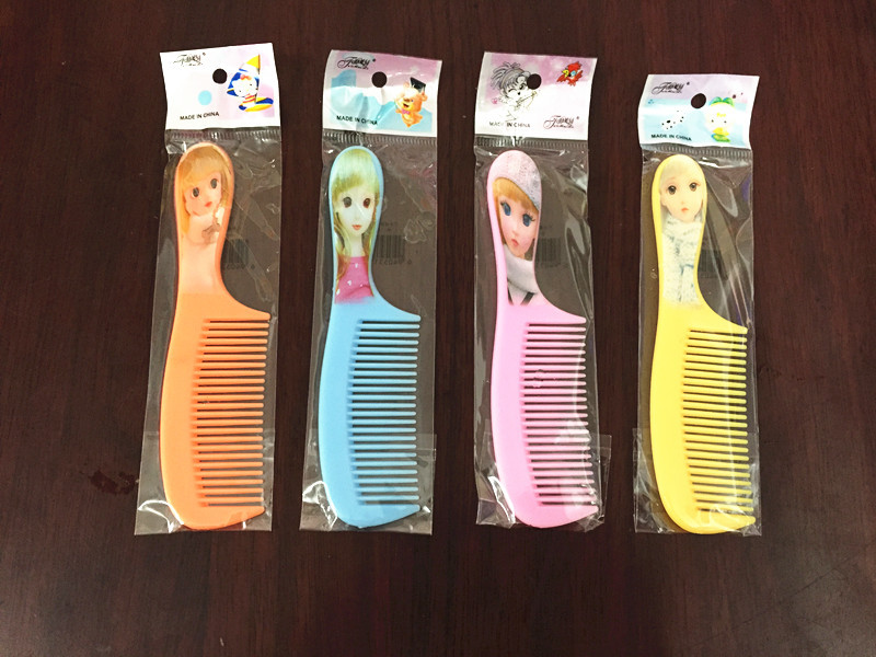 韓版卡通塑料小梳子 芭比明星圖案小梳子便攜帶 淘寶小禮品贈送批發・進口・工廠・代買・代購