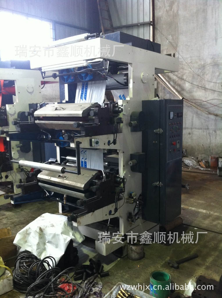 瑞安鑫順機械廠專業生產二色 四色 六色紙張柔版印刷機批發・進口・工廠・代買・代購