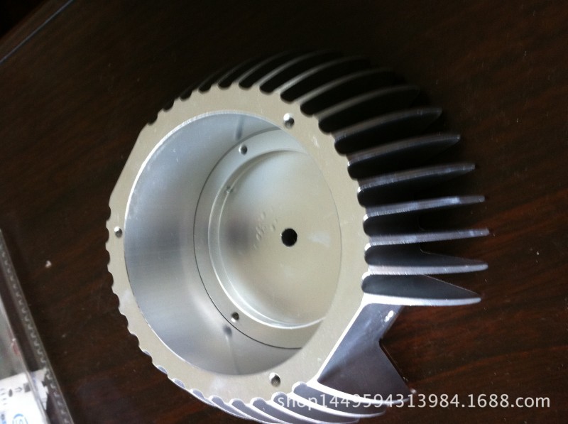 模具廠傢供應LED節能燈散熱器鋁壓鑄加工工廠,批發,進口,代購