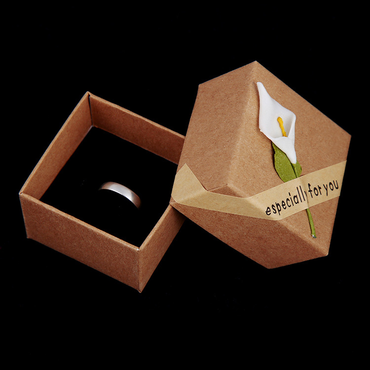 精美復古牛皮紙戒指盒帶花小禮品包裝盒飾品盒時尚首飾盒廠傢批發批發・進口・工廠・代買・代購