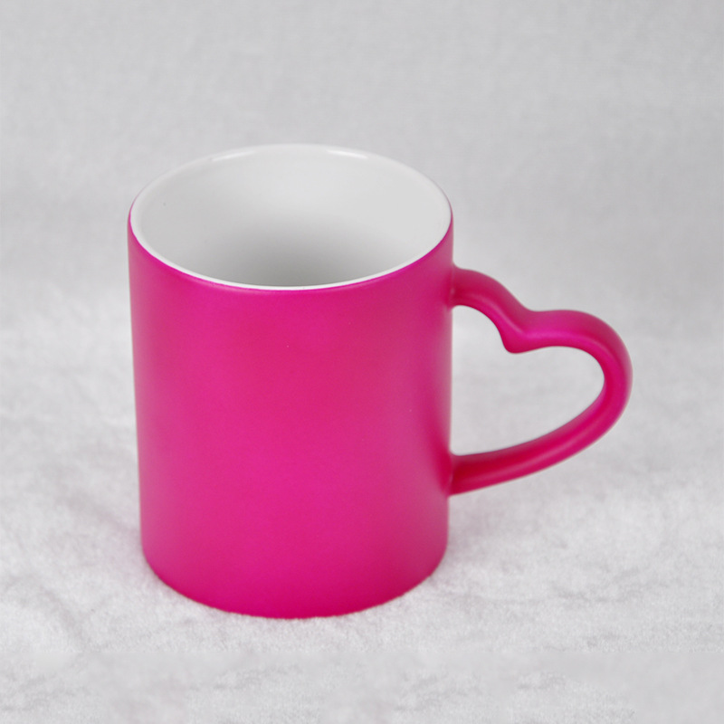 紫粉色杯 心型手柄馬克杯批發 logo定製磨砂陶瓷杯 磨砂變溫杯批發・進口・工廠・代買・代購