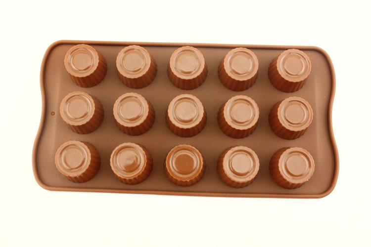 現貨 食品級矽膠15連圓形螺紋巧克力模 多功能模具可用於餅乾果凍工廠,批發,進口,代購