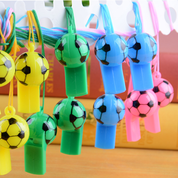 彩色塑料帶掛繩足球兒童口哨 運動會體育裁判哨子 淘寶贈品工廠,批發,進口,代購
