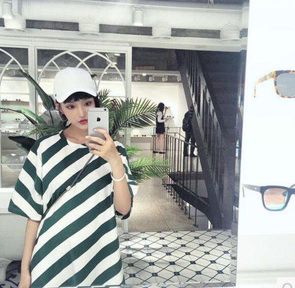 韓版夏季新款好看的綠色斜條紋寬松中長款短袖T恤 J083批發・進口・工廠・代買・代購
