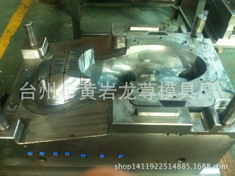 兒童車模具，搖搖車模具生產，扭扭車塑料龍蕁模具廠傢，黃巖製造工廠,批發,進口,代購