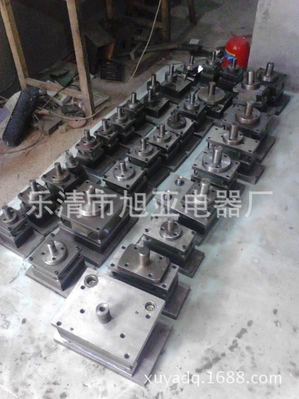 廠傢直銷專業製作GGD模具 GCK模具 GCS模具及各種沖壓模具工廠,批發,進口,代購