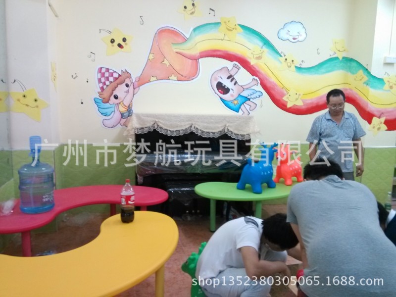 鷹潭幼兒園桌椅/兒童塑料桌/學習桌/月亮桌/升降桌/月亮型彎形桌工廠,批發,進口,代購