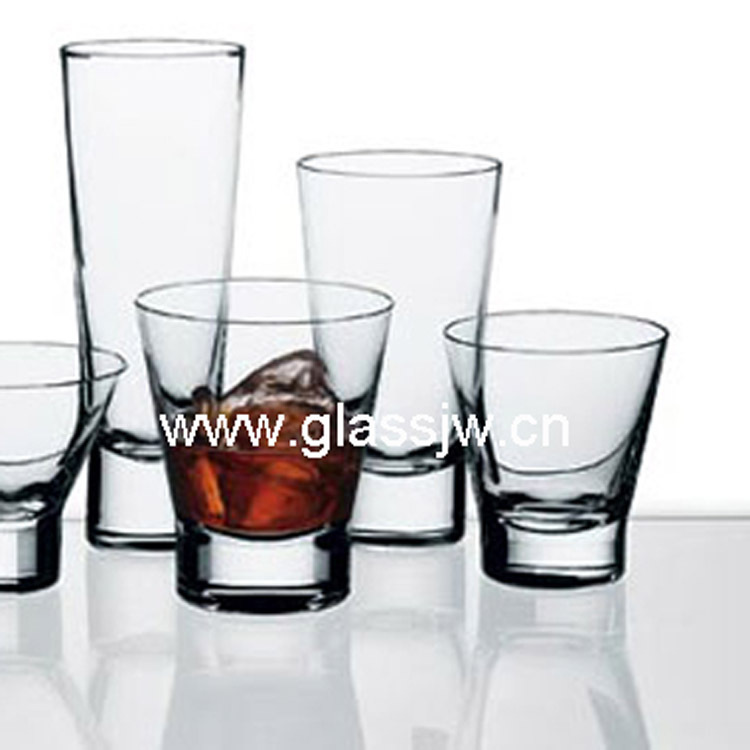 供應玻璃小酒杯,烈酒杯，促銷杯，優質實惠。安全保證，歐洲標準批發・進口・工廠・代買・代購