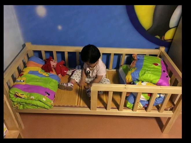 新款幼兒園兒童專用高檔環保原木床幼兒安全護欄小床嬰兒木質床工廠,批發,進口,代購