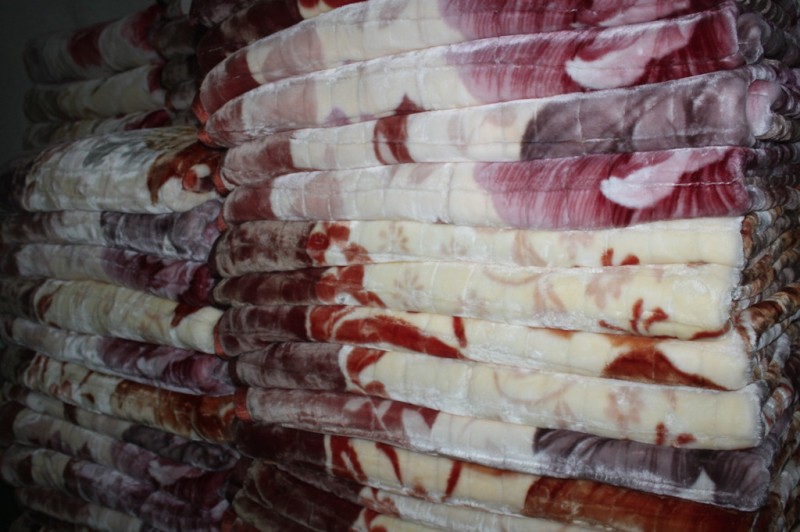 全年供應拉舍爾5公斤毛毯88人民幣日供貨1500條庫存5萬條毛毯批發工廠,批發,進口,代購