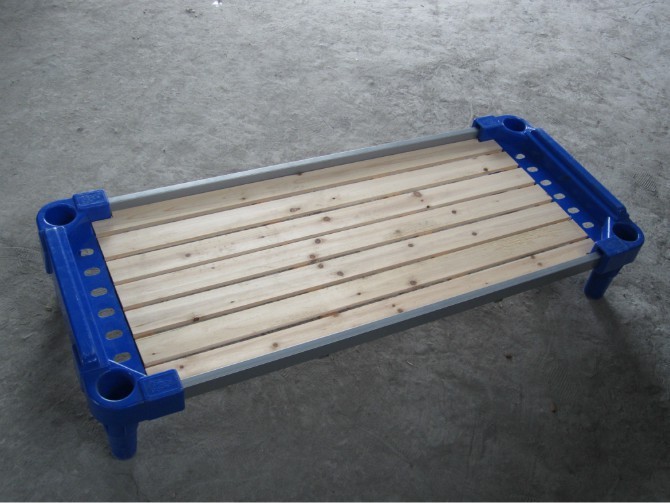 特價 幼兒園專用床 兒童床 幼兒塑料床 木板床 高扶手塑料木板床批發・進口・工廠・代買・代購