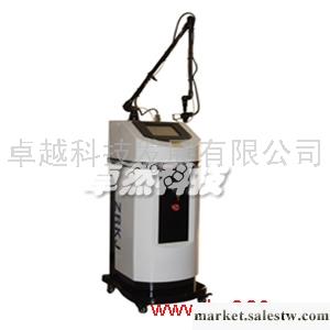 CO2點陣激光治療儀\r\n\r\n\r\n產品型號：ZR-M1102一、儀器簡介： 新一代超脈沖點陣換膚系統，同時具備了激光連續、脈沖、超脈沖和點陣（振鏡掃描）4種輸出模式，可以迅速、準確的進行各種工廠,批發,進口,代購