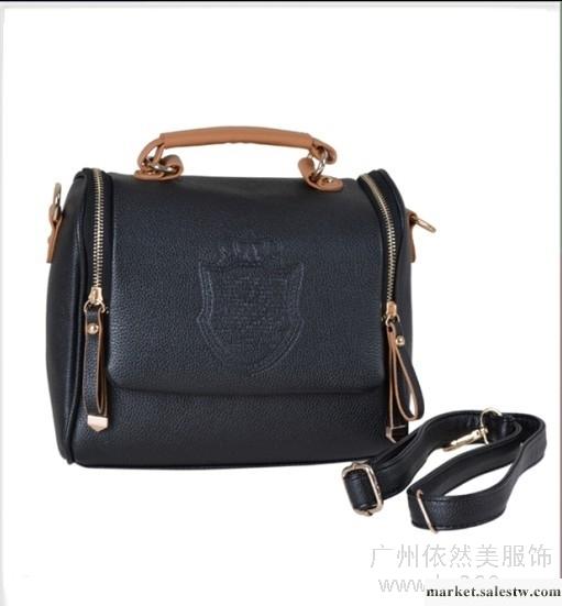 供應臺灣包飾批發、免費加盟代理、時尚印花斜跨小包包工廠,批發,進口,代購