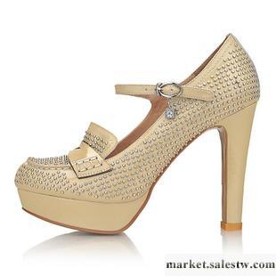 供應2012新款單鞋 真皮超高跟鞋 防水臺牛漆皮 女鞋鉚釘搭扣工廠,批發,進口,代購