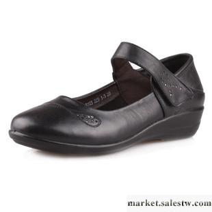 供應11秋款真皮媽媽鞋 圓頭軟底坡跟 女鞋中老年皮鞋工廠,批發,進口,代購