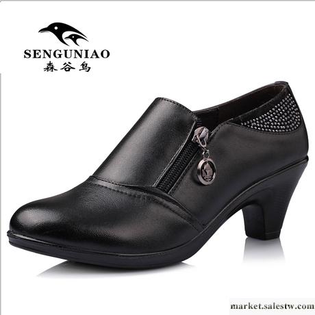 供應正品中老年人女鞋媽媽鞋真皮單鞋子中跟水鉆休閑鞋女士牛皮鞋工廠,批發,進口,代購