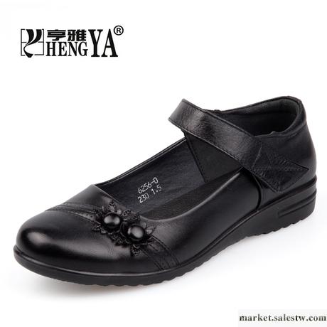 供應亨雅秋季新款中老年媽媽鞋大碼女鞋圓頭真皮女鞋平跟單鞋女皮鞋工廠,批發,進口,代購