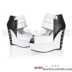 供應2012罌諾雅新品黑白配真皮坡跟魚嘴高跟涼鞋 牛皮鉚釘厚底女鞋工廠,批發,進口,代購