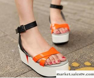 供應新款果凍拼色大熱的交叉面坡跟涼鞋松糕鞋厚底涼鞋女鞋工廠,批發,進口,代購