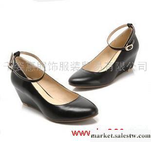 供應i百麗 春款正品圓頭中跟坡跟羊皮單鞋 0A3-25女鞋工廠,批發,進口,代購