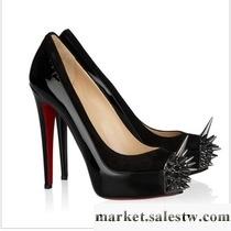 供應2012新款鉚釘紅底鞋歐美品牌防水臺高跟鞋CL個性女鞋批發・進口・工廠・代買・代購