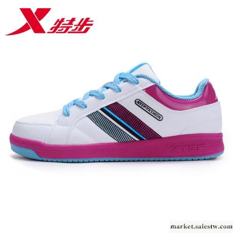 供應特步 2012秋季新款 正品 運動鞋女鞋 時尚休閑韓版 女板鞋包郵工廠,批發,進口,代購