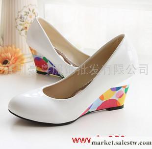 供應單鞋時尚女鞋 麗人休閑必備糖果色彩色坡跟單鞋 高跟單鞋 女鞋 519工廠,批發,進口,代購