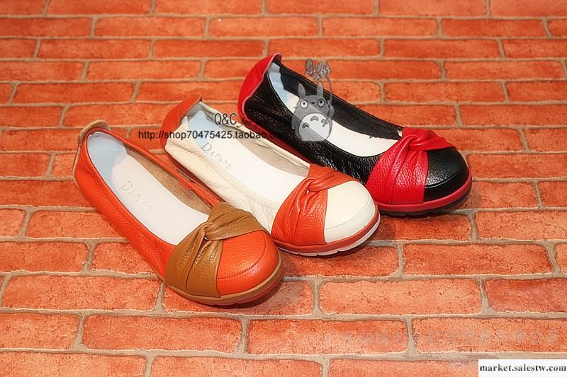 達芙妮2012秋季新款牛皮真皮舒適花朵拼色休閑單鞋女鞋103-2工廠,批發,進口,代購