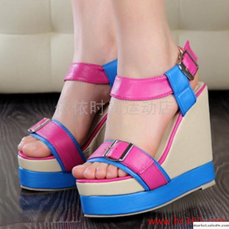 特價包郵 撞色一字皮帶扣防水臺厚底坡跟涼鞋 2012夏季鞋子 女鞋工廠,批發,進口,代購