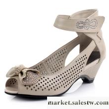 供應傲麥 2012新款坡跟 魚嘴 涼鞋 女 系帶蝴蝶結女鞋9008米白工廠,批發,進口,代購