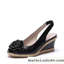 供應Daphne/達芙妮 金屬串珠鑲邊花朵坡跟涼鞋 女鞋1130190工廠,批發,進口,代購