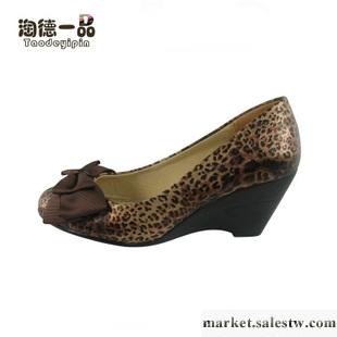 供應淘德一品 新款老北京布鞋 華美大蝴蝶結舒適坡跟時尚女鞋8665工廠,批發,進口,代購