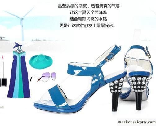 供應2012夏季新款女鞋 時尚扣搭水鉆裝飾純色露趾女涼鞋工廠,批發,進口,代購