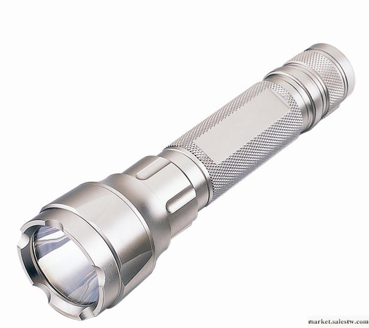 供應最新款CREEQ3強光充電手電筒18650鋁合金大功率LED充電手電筒2工廠,批發,進口,代購