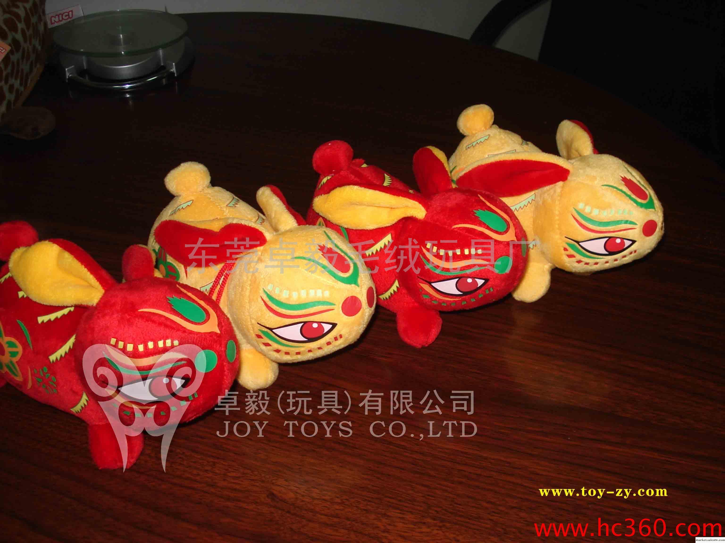 供應獨特設計歡喜中國新年兔，毛絨玩具兔批發・進口・工廠・代買・代購