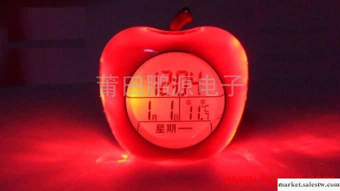 供應PENAN821TCLED電子鬧鐘中文報時蘋果鐘工廠,批發,進口,代購